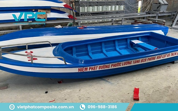 Thuyền cứu hộ composite không động cơ