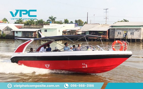 Ca nô composite là gì?