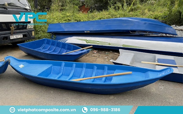 Thuyền tam bản nhựa chèo tay