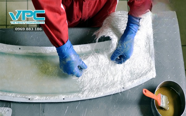 Bước 2: Đắp vật liệu gia cường và vật liệu nền