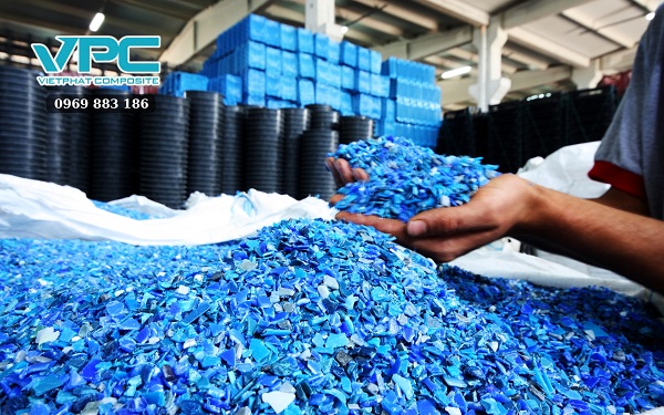 nhua composite co tai che duoc khong