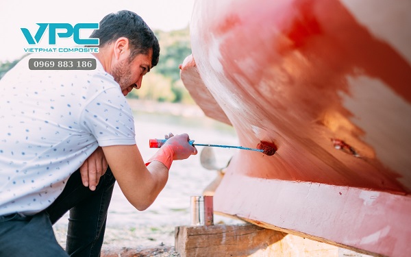 Cách làm thuyền đua đúng kỹ thuật - Bước 4: Phủ sợi thủy tinh