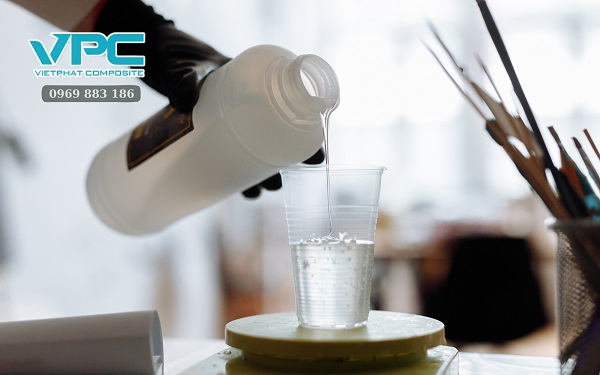 Hướng dẫn pha nhựa composite đúng kỹ thuật - Bước 2: Đo lượng chất cần dùng