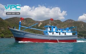 Tàu composite​ là gì, ưu điểm và giá bán mới nhất 2025